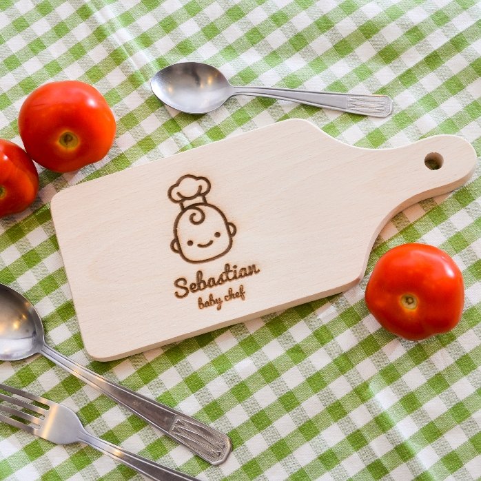 Individuell gestaltetes Mini-Schneidebrett – Baby Chef