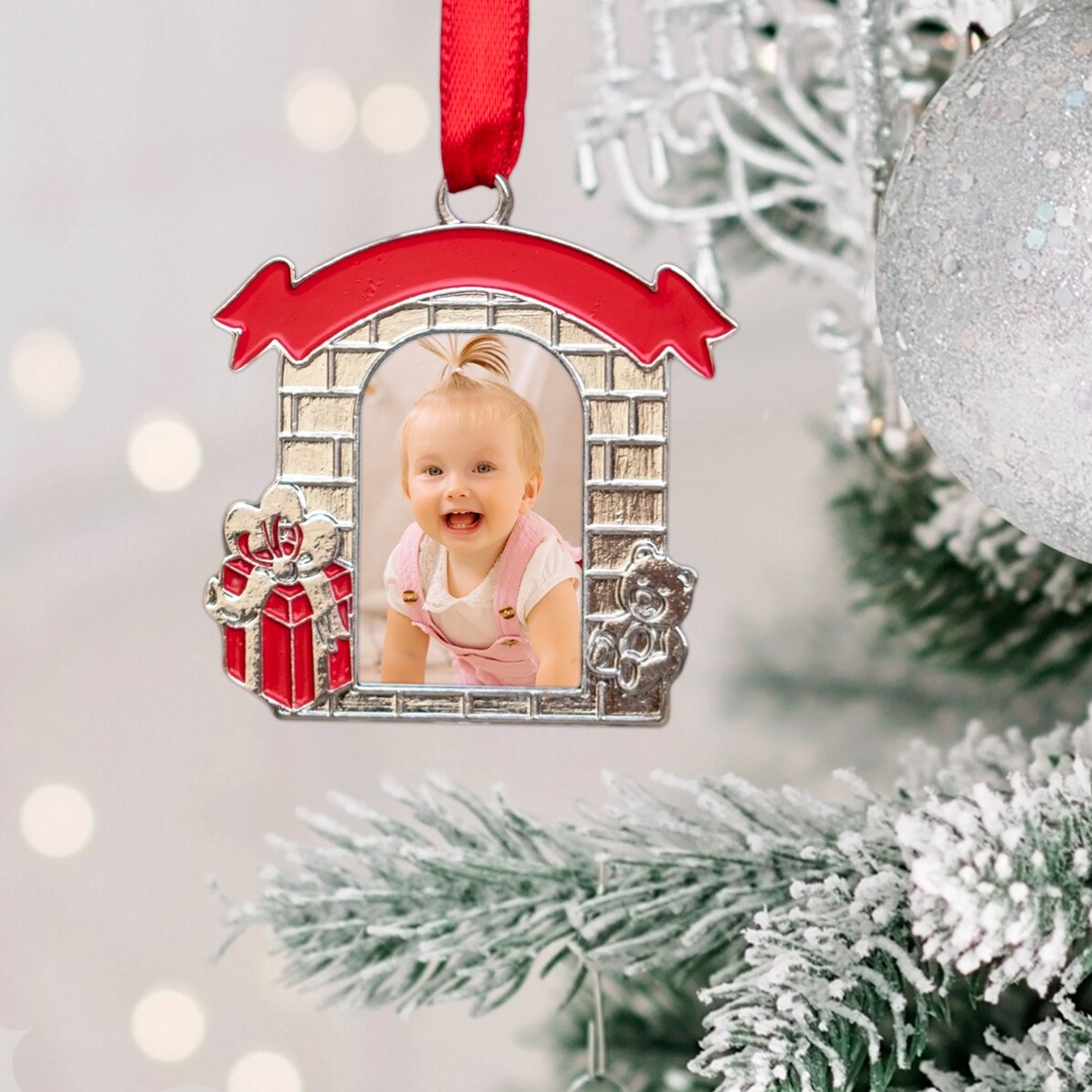 Individuell gestaltete Christbaumkugel mit Foto – Modell „Kamin“