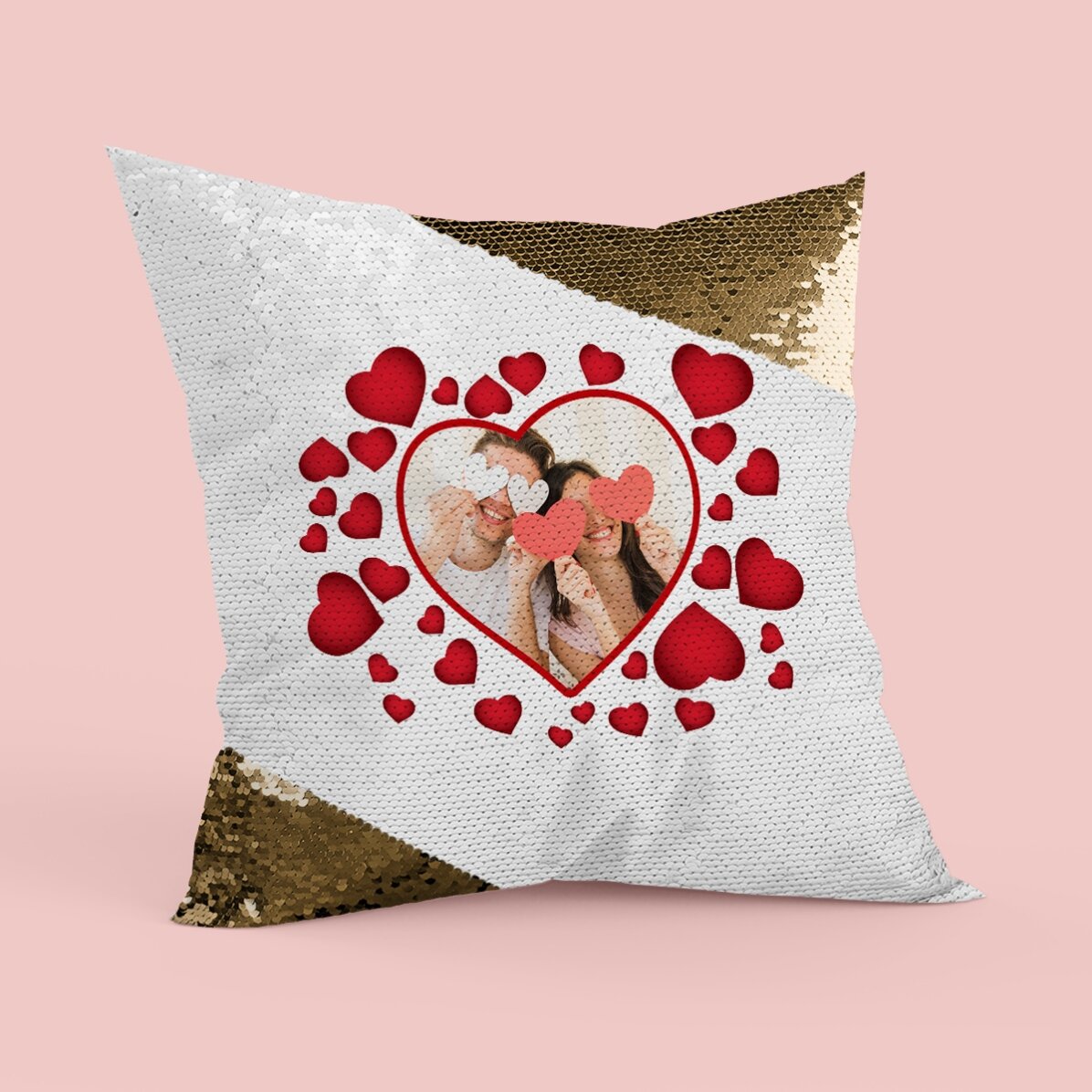 Personalisiertes Paillettenkissen mit einem Foto und Herzchen