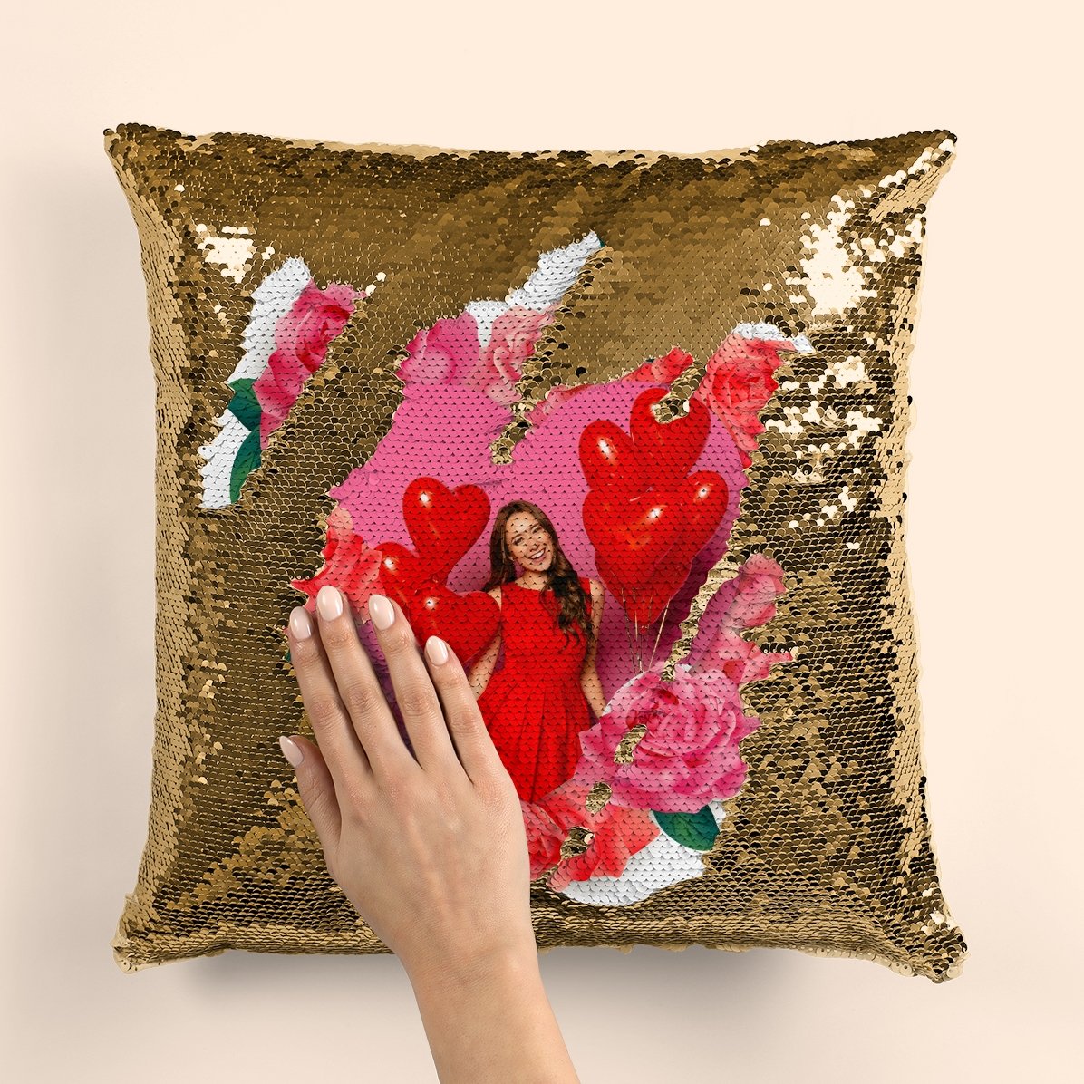 Personalisiertes Paillettenkissen mit einem Foto und Rosen