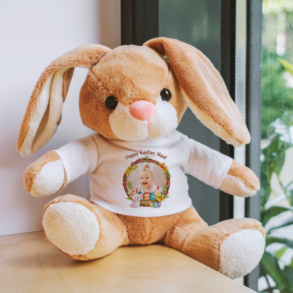 Plus: Individuell gestalteter Hase mit Foto und Text – Frohe Ostern!