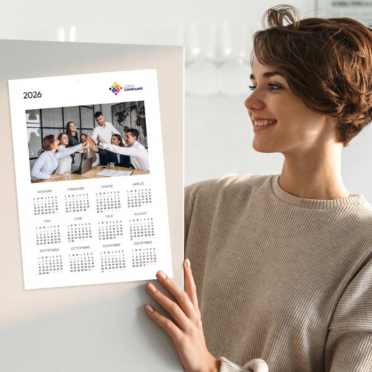 Individuell gestaltetes Kalenderposter mit Logo und einem Foto