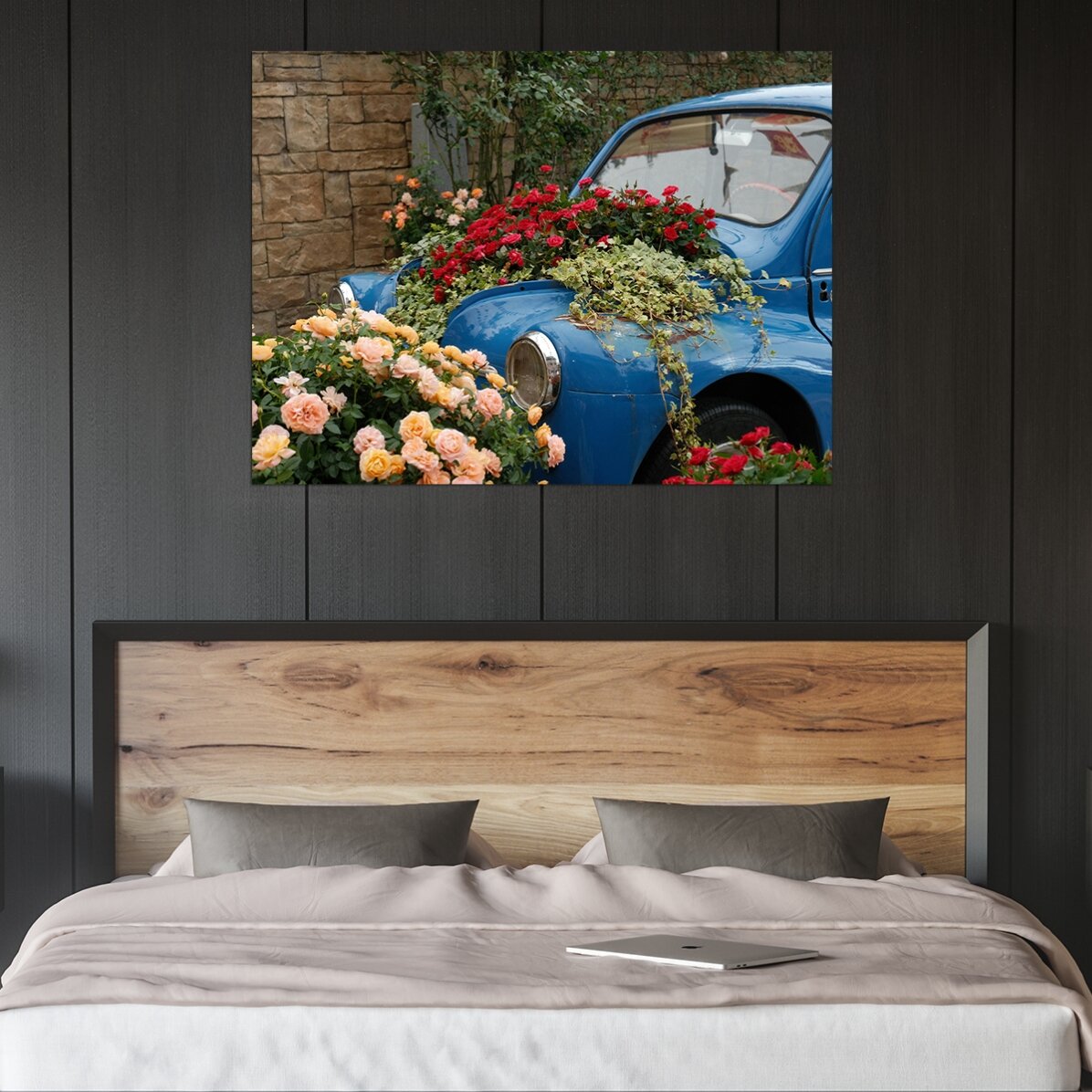 Poster: Blaues Oldtimer-Auto mit Blumen
