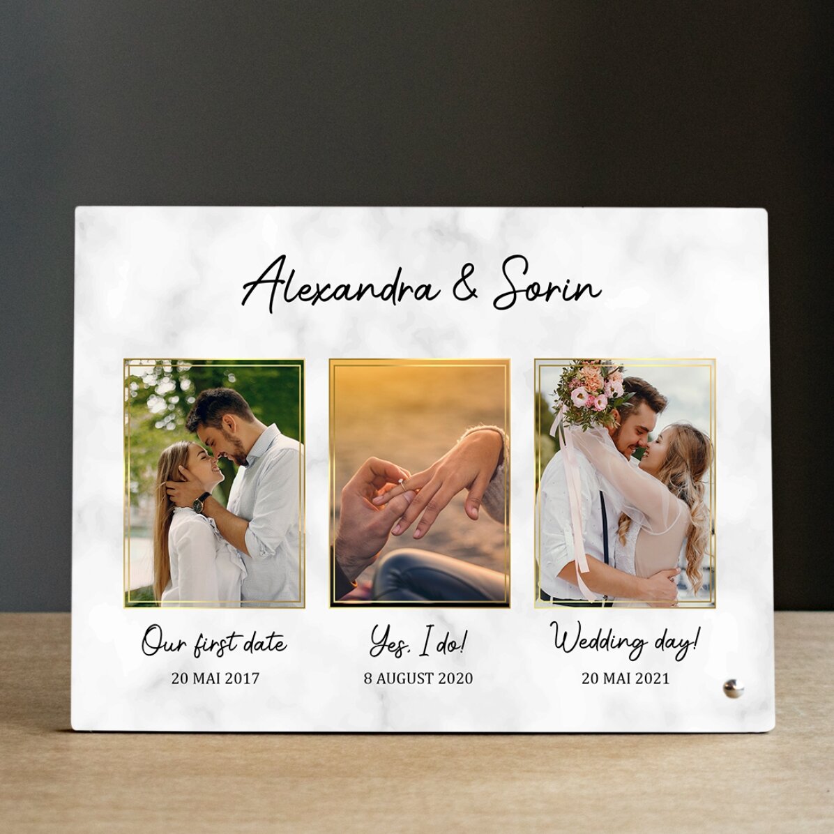 Personalisierter Fotorahmen für den Schreibtisch mit 3 Fotos und Text – Unsere Liebesgeschichte