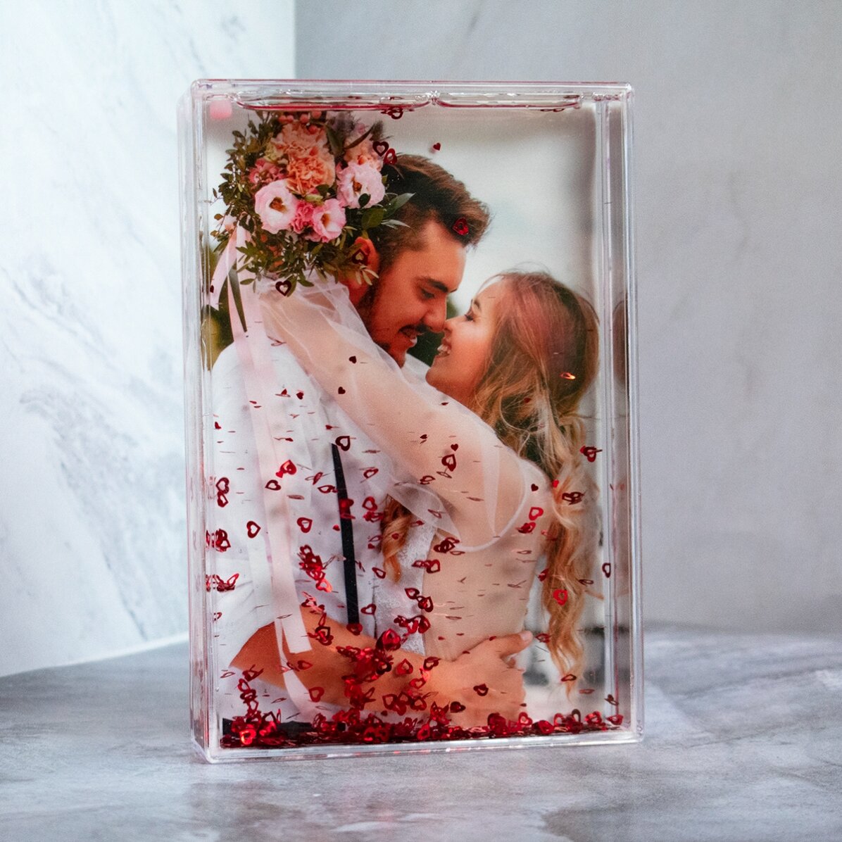 Personalisierter Fotorahmen für den Schreibtisch mit Herzchen und einem Foto