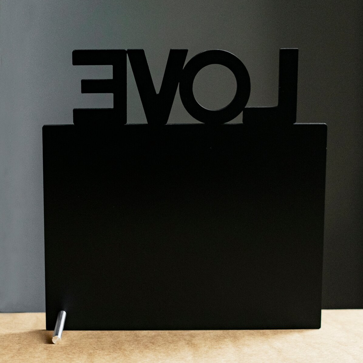 Personalisierter Fotorahmen für den Schreibtisch mit einem Foto – Modell LOVE