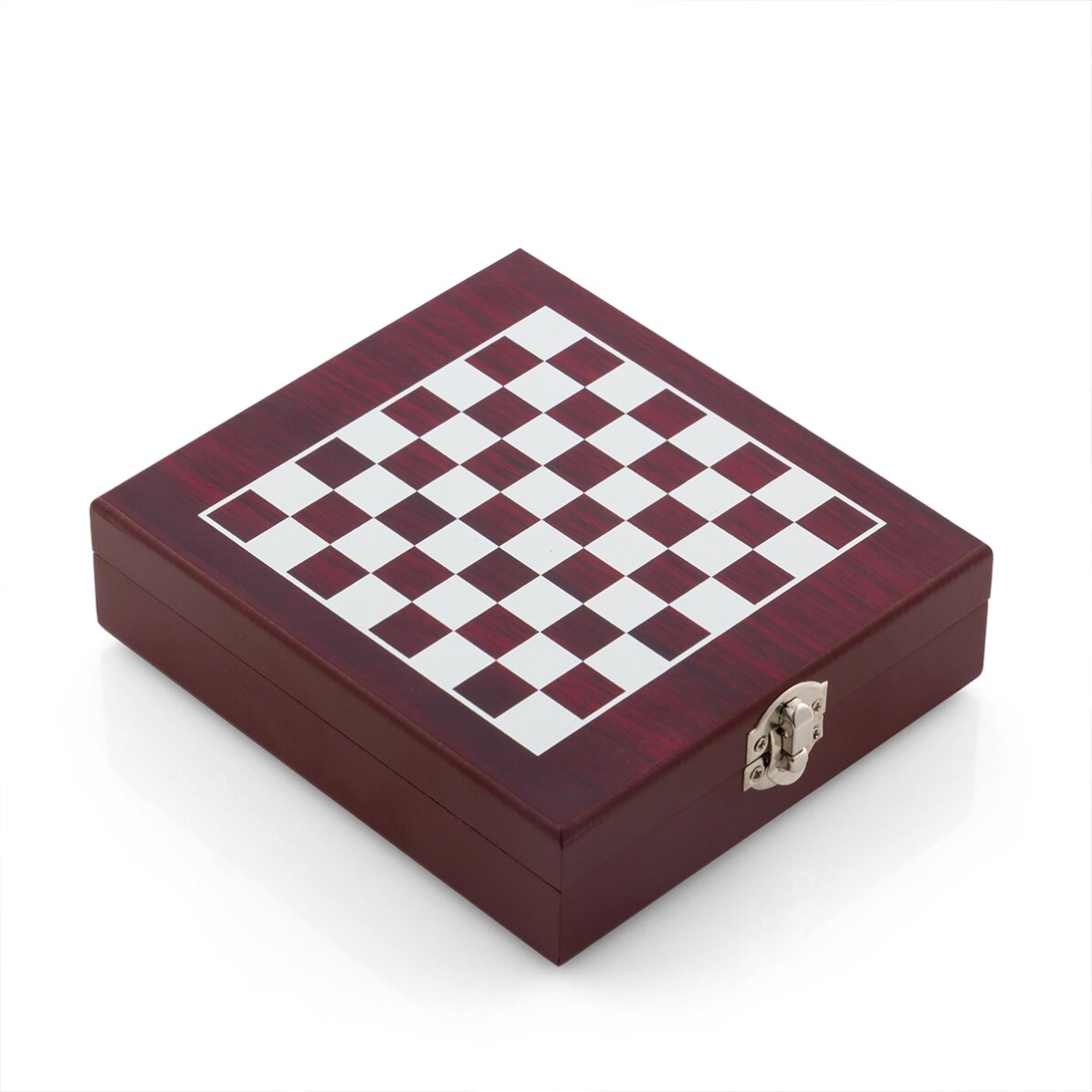 Schachspiel mit Weinaccessoires