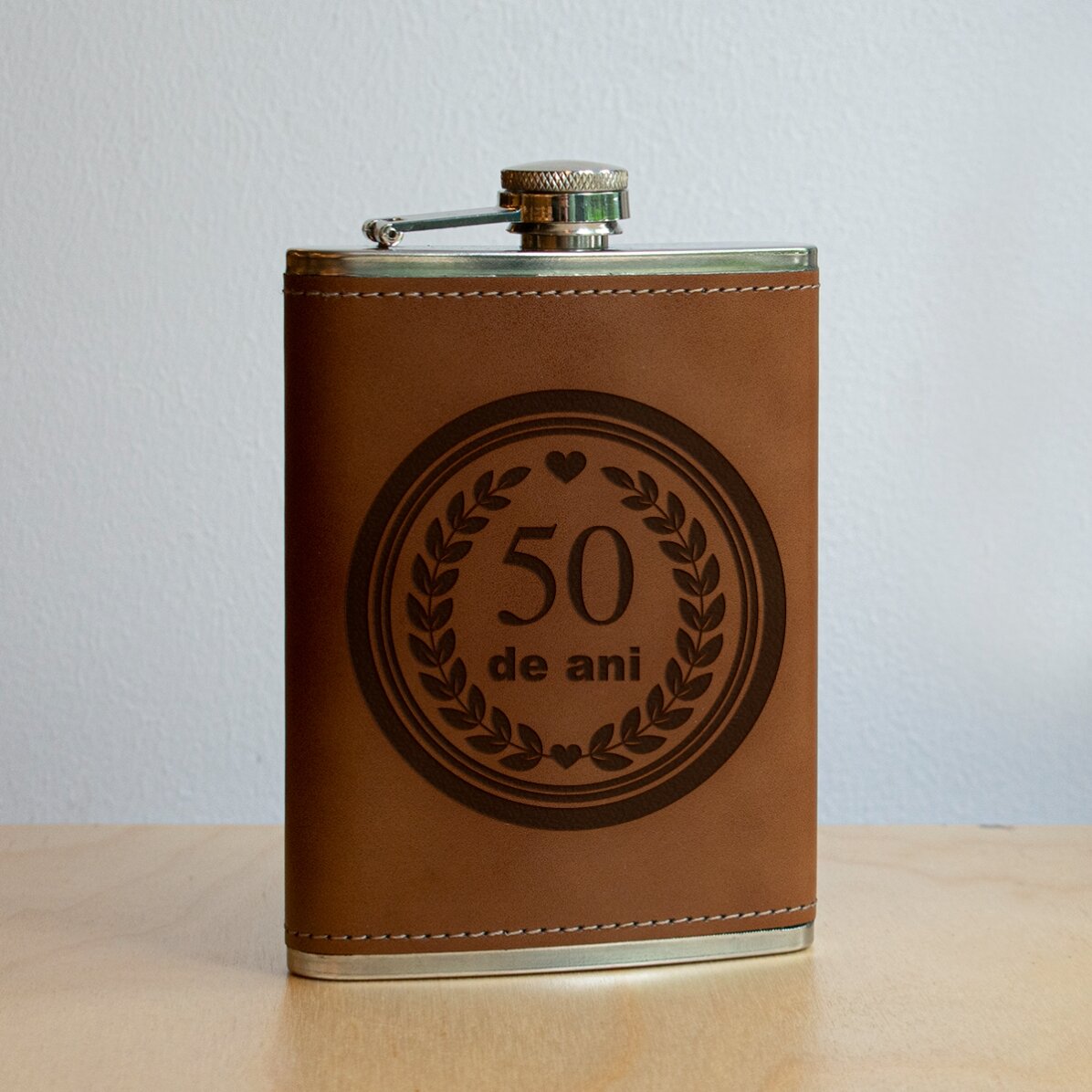 Personalisierte, mit Leder ummantelte Taschenflasche – Jubiläum