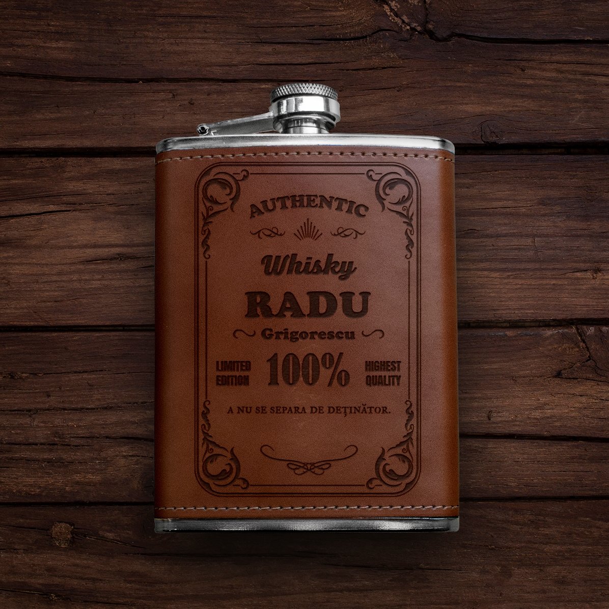 Personalisierte, mit Leder ummantelte Taschenflasche – Authentic Drink
