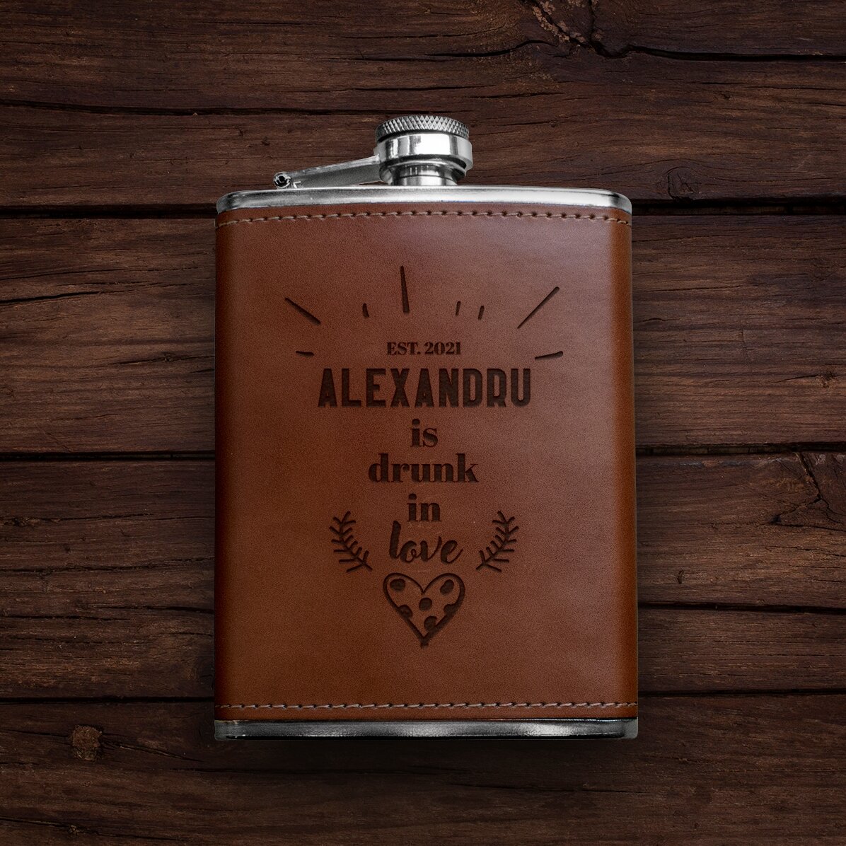 Personalisierte, mit Leder ummantelte Taschenflasche – Drunk in love