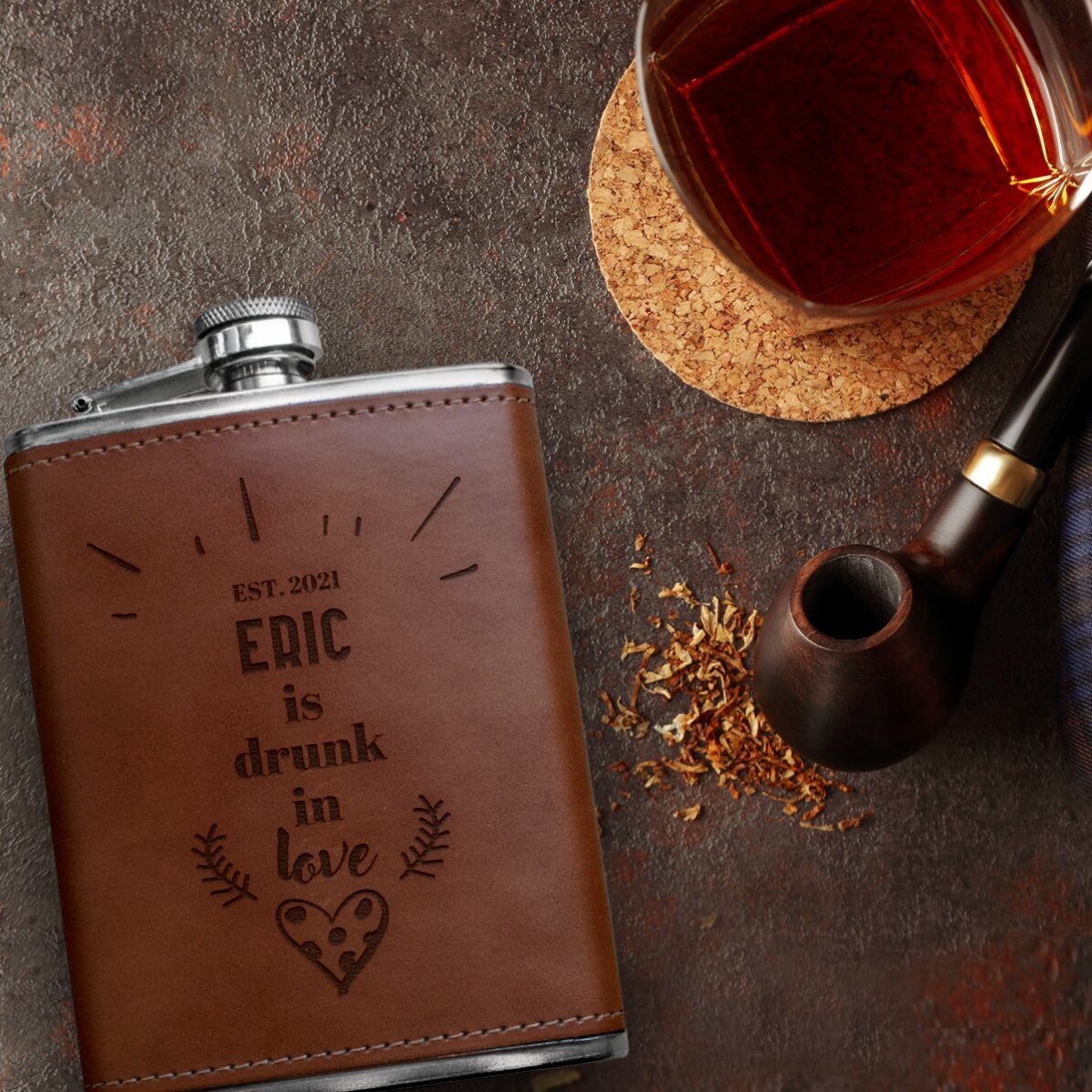 Personalisierte, mit Leder ummantelte Taschenflasche – Drunk in love