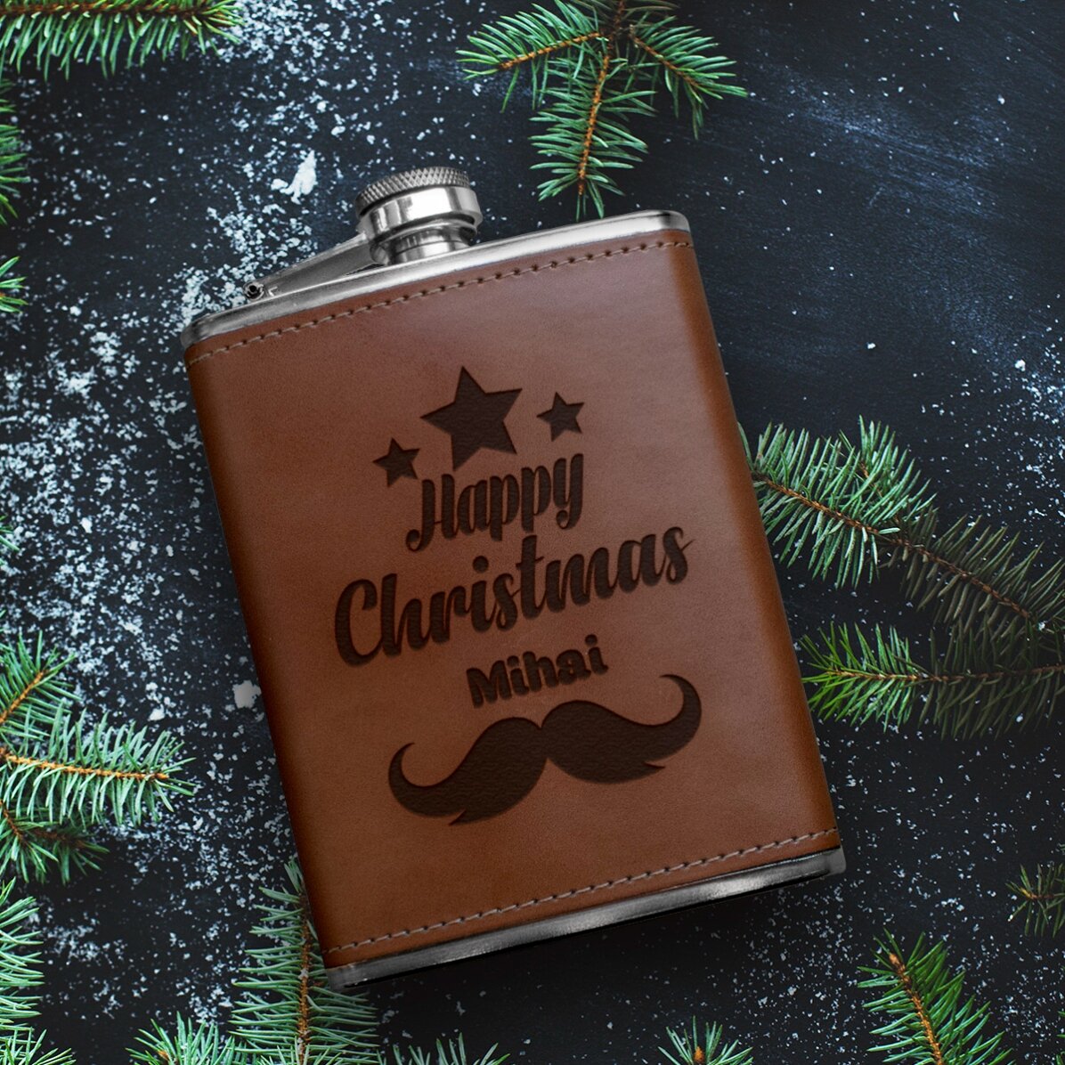 Personalisierte, mit Leder ummantelte Taschenflasche – Happy Christmas
