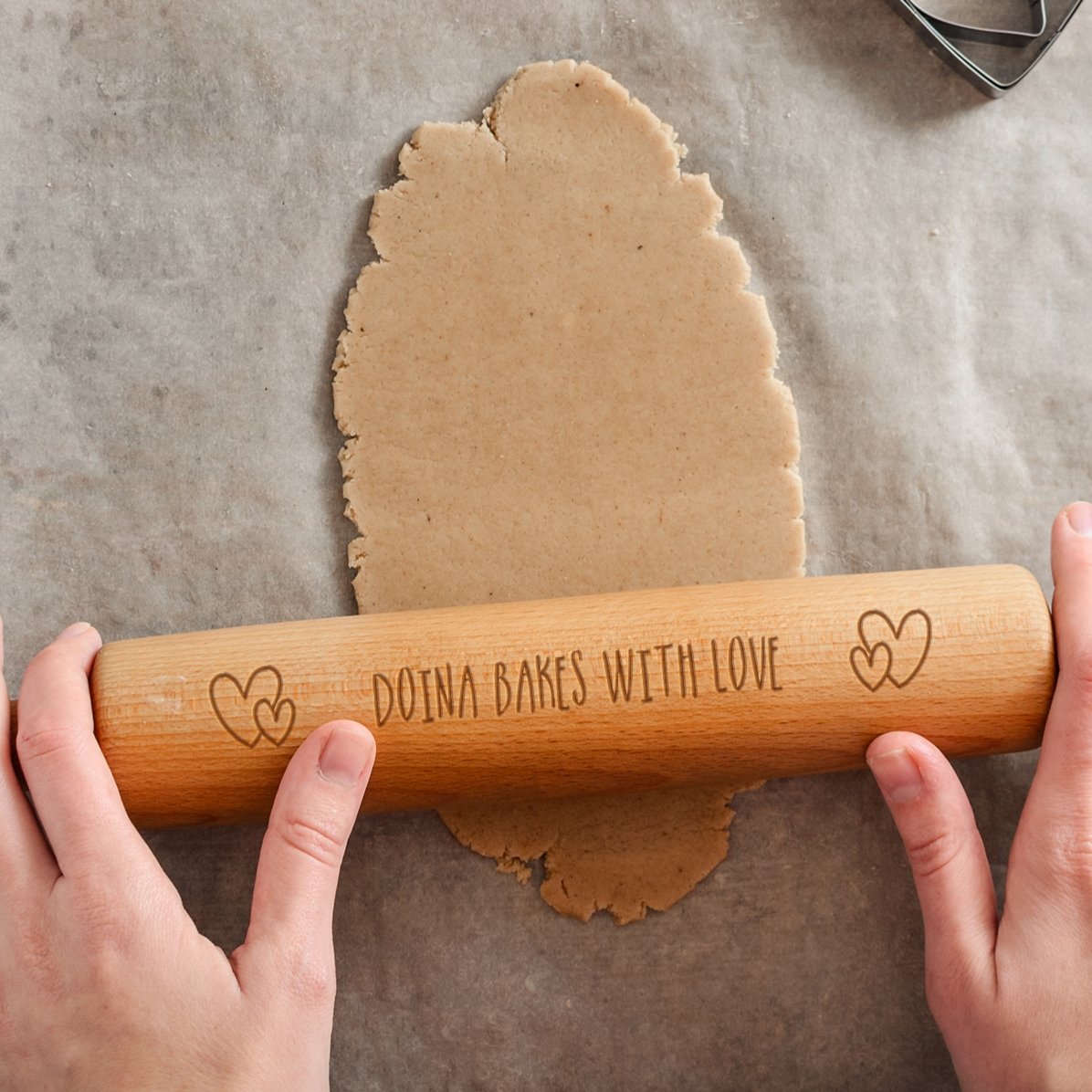 Individuell gestalteter Holz-Teigroller – Bake with love