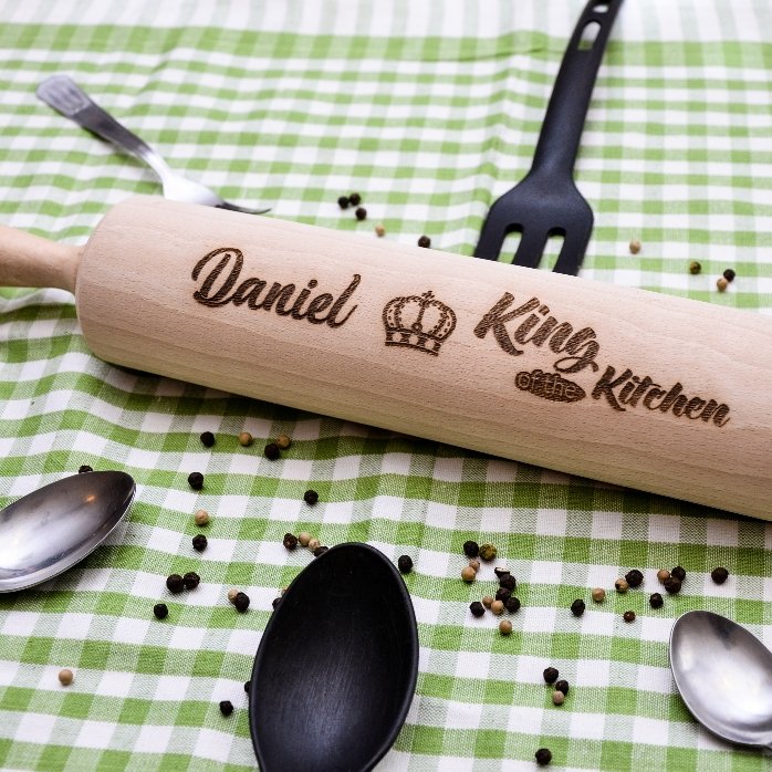 Individuell gestalteter Holz-Teigroller – King of the Kitchen