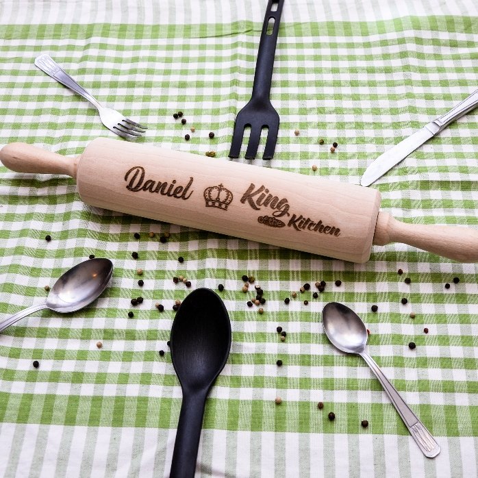 Individuell gestalteter Holz-Teigroller – King of the Kitchen