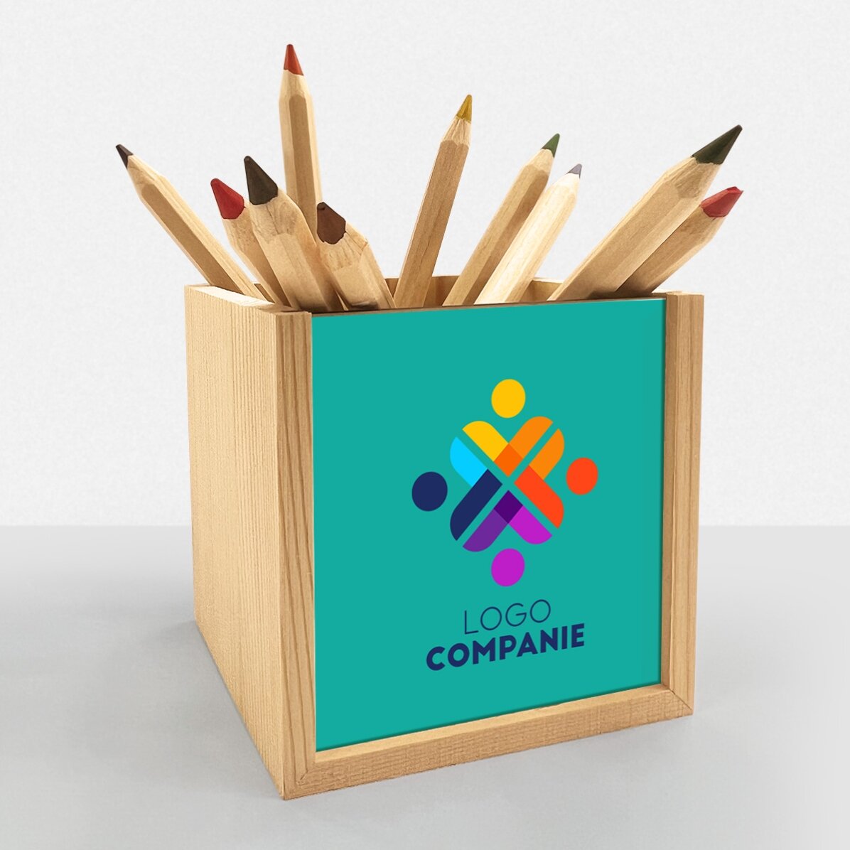 Individuell gestalteter Stifthalter mit Logo