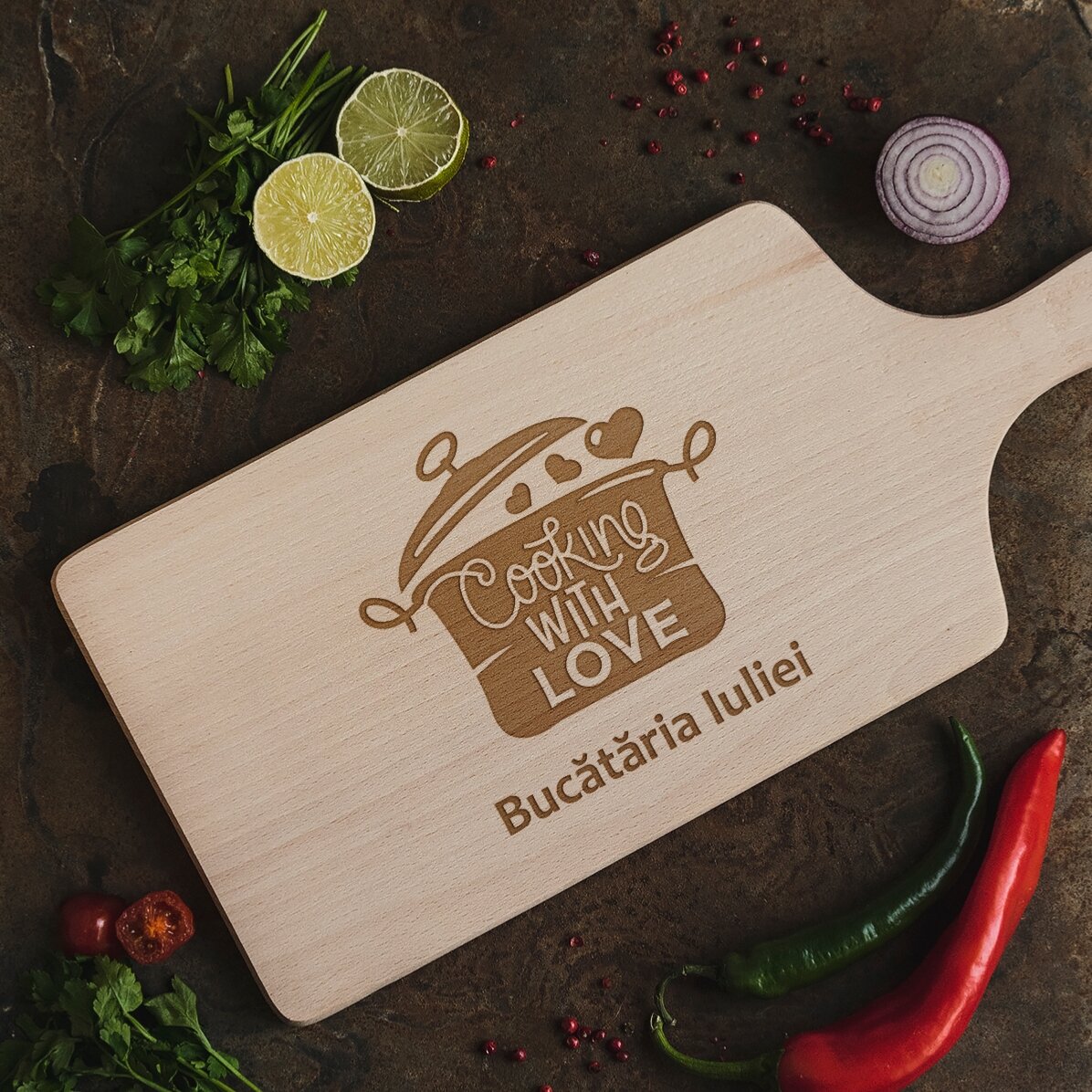 Individuell gestaltetes Schneidebrett – Cooking with love