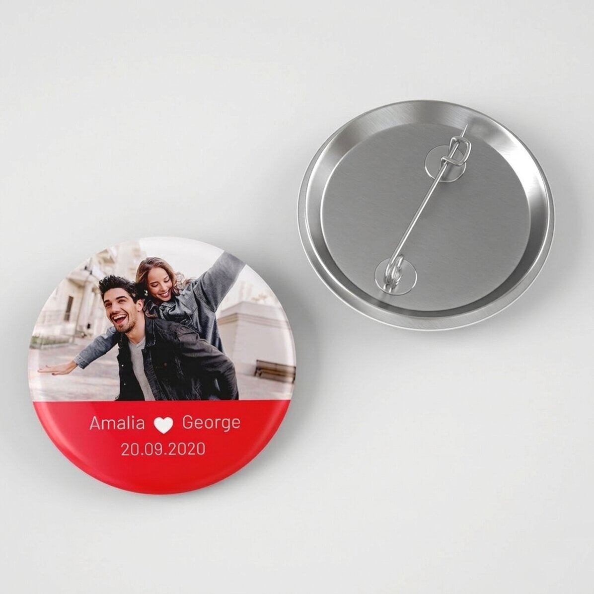 Personalisiertes Button mit Foto und Text – Love