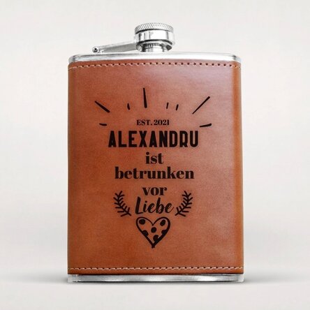 Personalisierte, mit Leder ummantelte Taschenflasche – Drunk in love