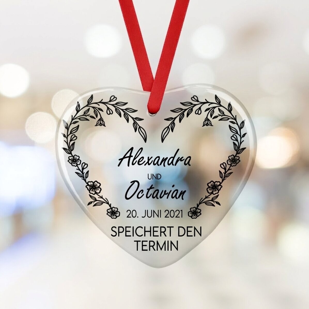Personalisiertes Herz-Ornament mit Text – Save the Date