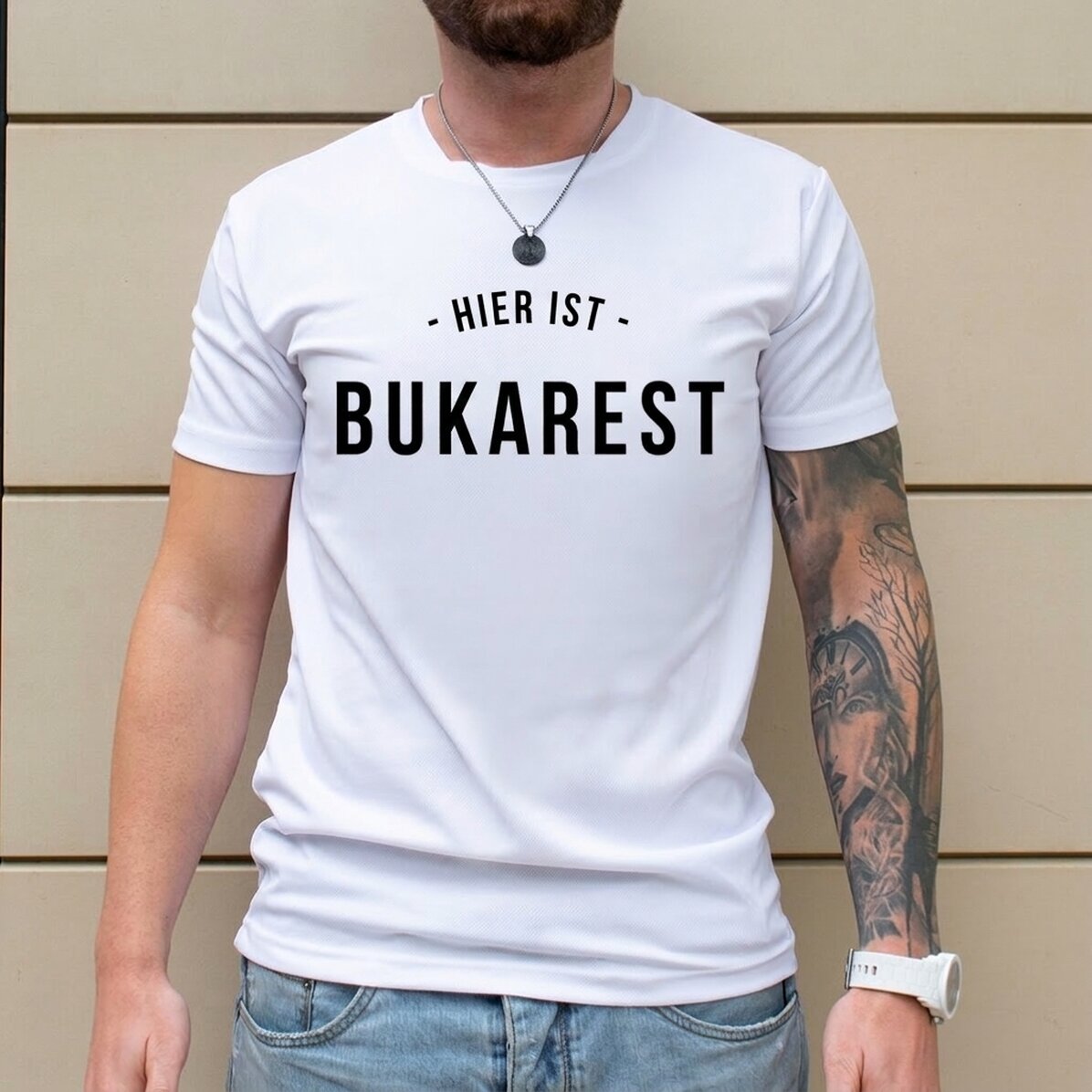 Individuell gestaltetes Sport-T-Shirt mit Aufdruck auf der Vorderseite
