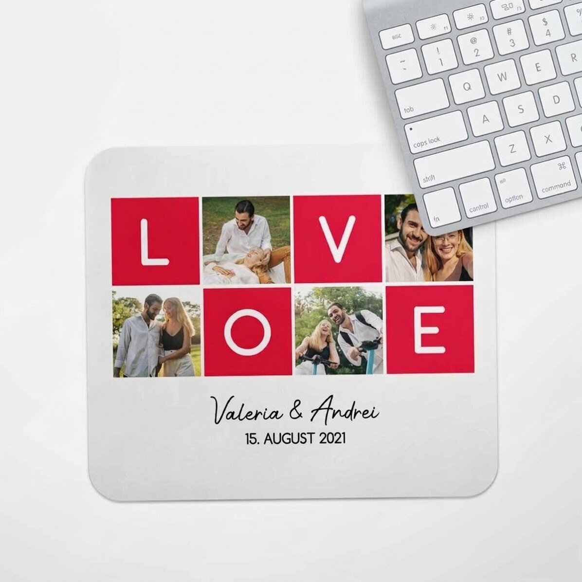 Individuell gestaltetes Mauspad mit 4 Fotos und Text – LOVE
