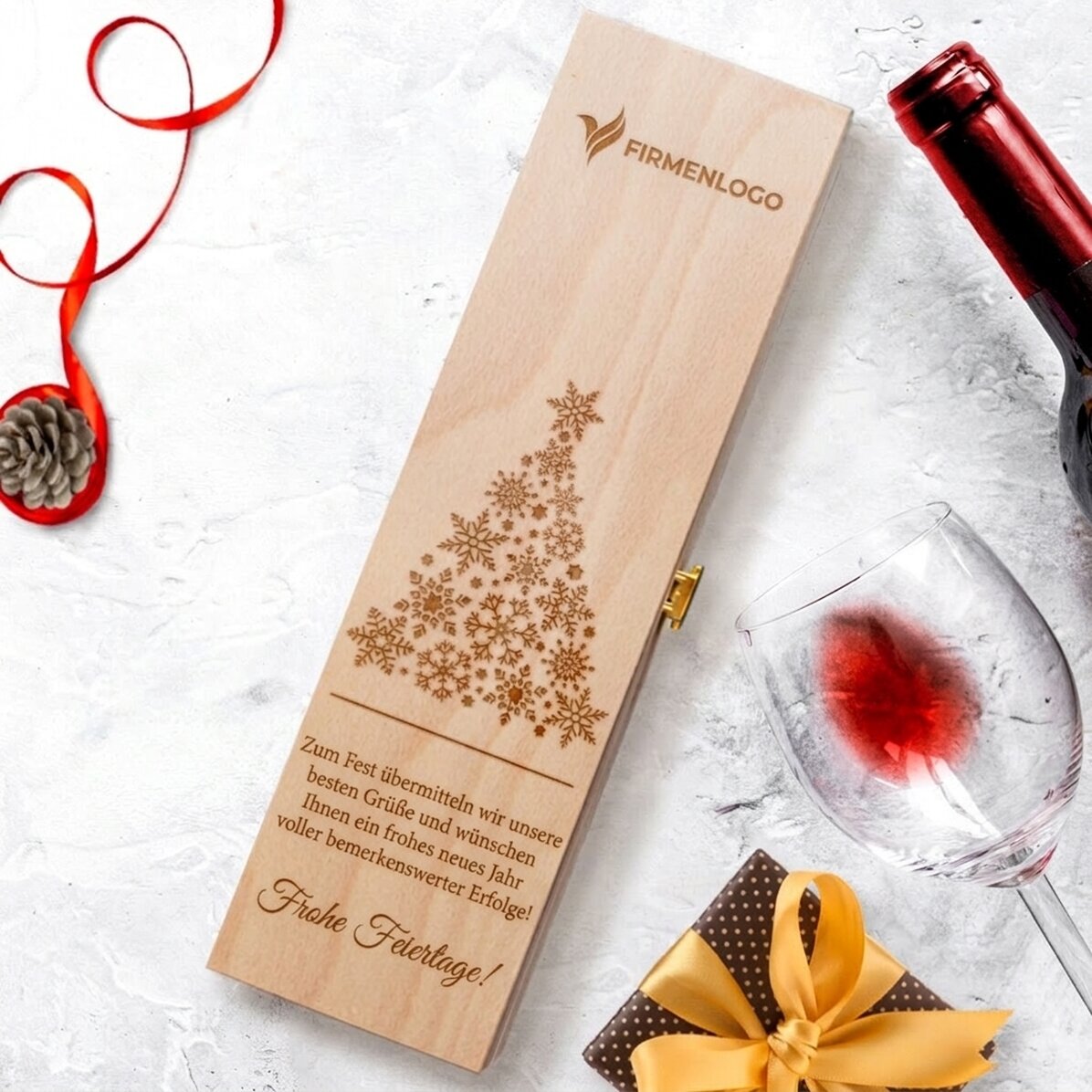 Personalisierte Weinkiste mit Logo und Grußtext – Frohe Weihnachten!