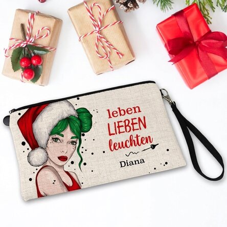 Individuell gestaltetes Make-up-Set mit dem Schriftzug „Live Love Glow“