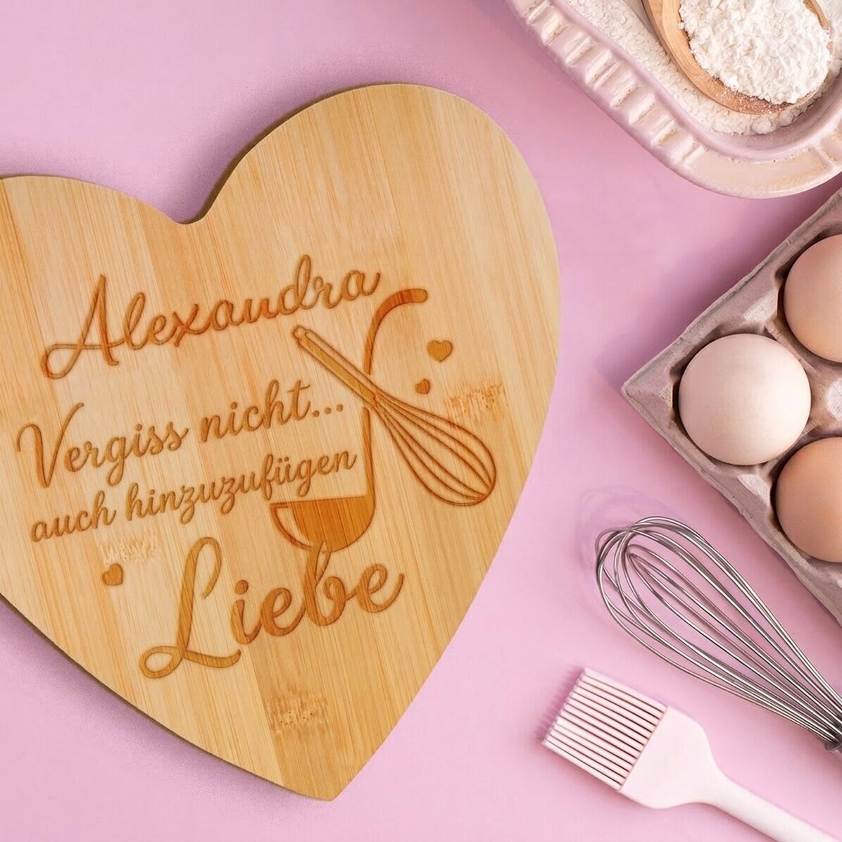 Herzförmiger Ausstecher, individuell mit Namen personalisiert – Liebe