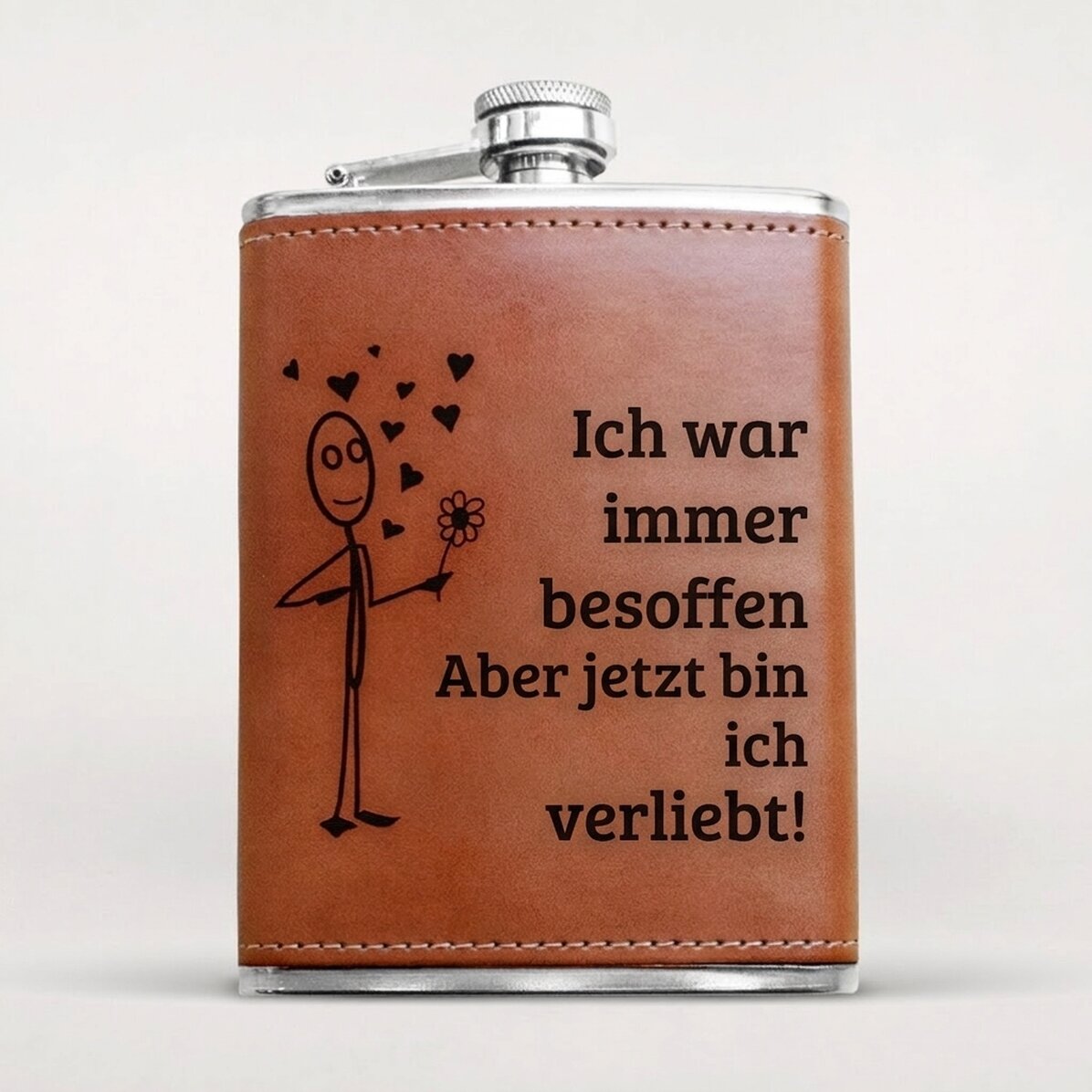 Personalisierte, mit Leder bezogene Taschenflasche mit Botschaft – Verliebt