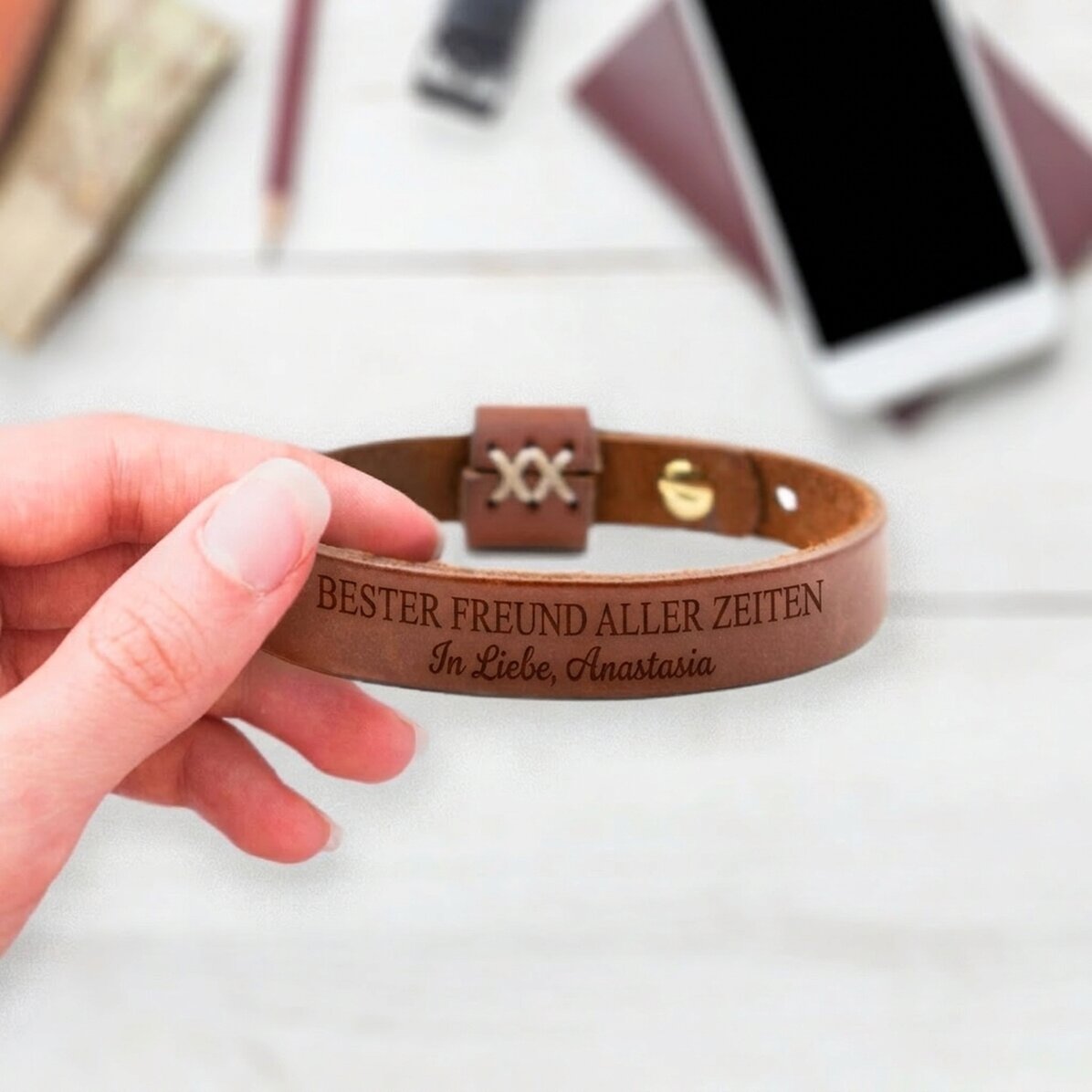 Personalisiertes Lederarmband mit Botschaft – With love