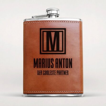 Personalisierte, mit Leder bezogene Taschenflasche mit Botschaft und Monogramm – Monogram