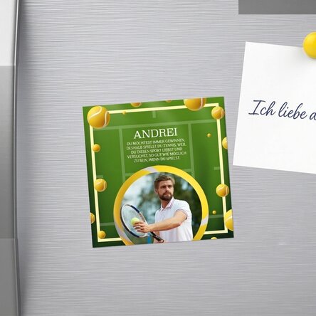 Individuell gestalteter Magnet 10x10 mit Foto und Text – Tennis