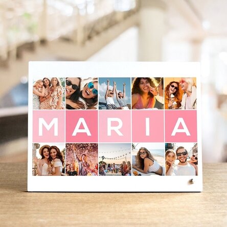 Personalisierter Fotorahmen für den Schreibtisch mit 10 Fotos und einem Namen aus 5 Buchstaben