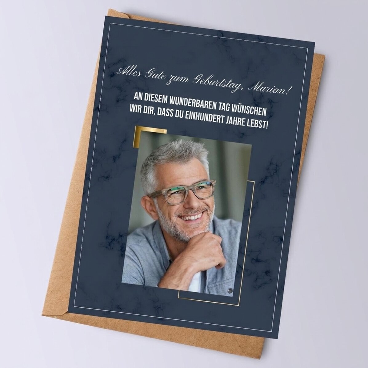 Personalisierte Karte mit einem Foto und einer Botschaft für ihn