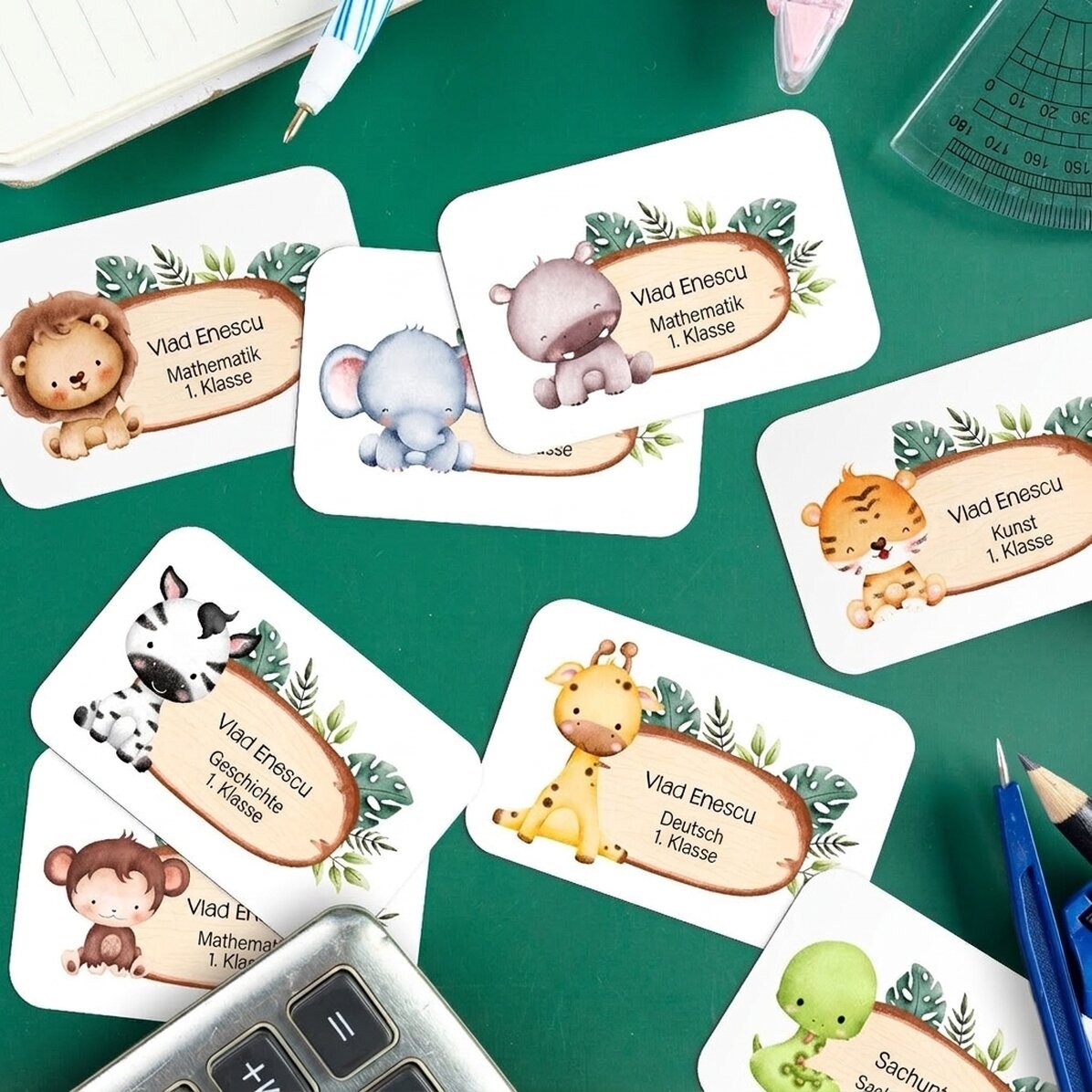 Set mit 8 individuell gestalteten Aufklebern (selbstklebende Etiketten) für die Schule mit Text – Ti