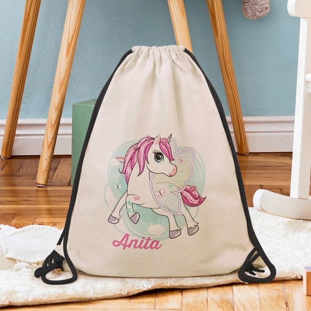 Personalisierter Rucksack mit Namen – Einhorn und Schmetterlinge