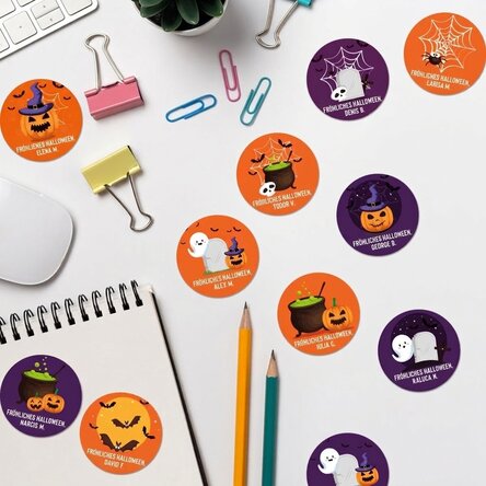 Set mit 12 runden, individuell gestalteten Aufklebern (selbstklebende Etiketten) mit Text – Hallowee