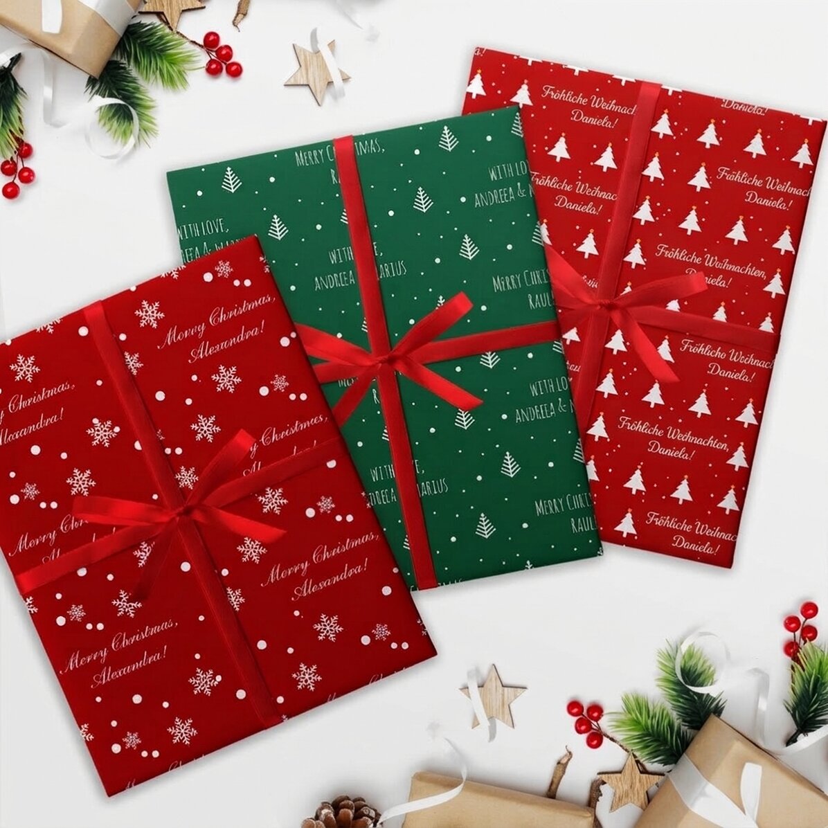Individuell gestaltetes Geschenkpapier mit weihnachtlichem Text