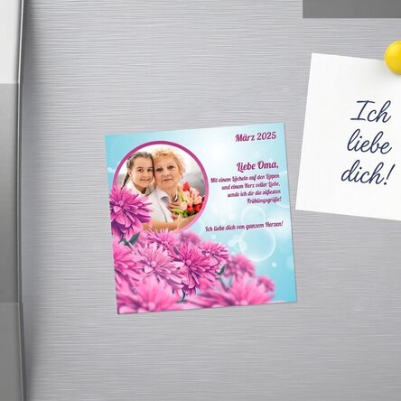 Individuell gestalteter Magnet 10x10 mit Foto und Text – Rosa Frühling