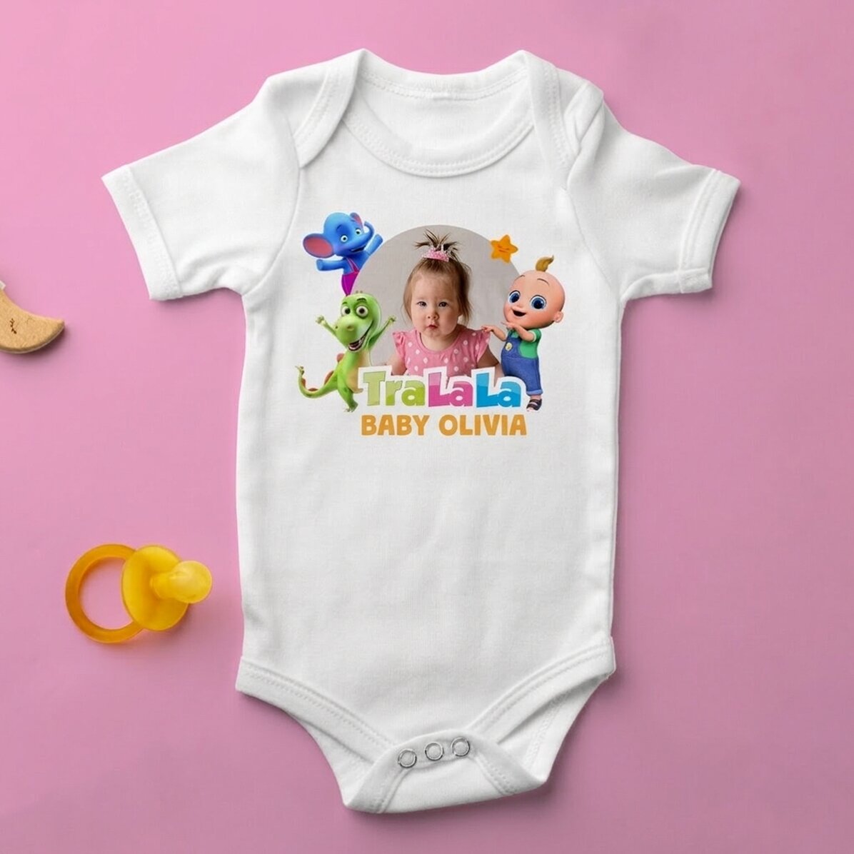 Personalisierter Baby-Body mit Namen und Foto – TraLaLa