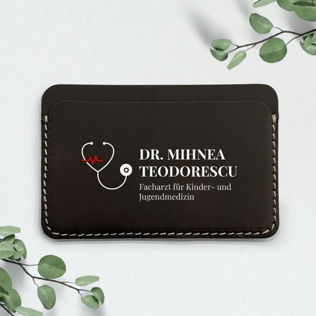Personalisierte, farbige Lederbrieftasche mit Schriftzug – Medic