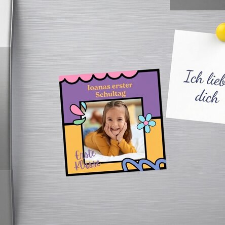 Individuell gestalteter 10x10-Magnet mit Foto und Text – Der erste Schultag