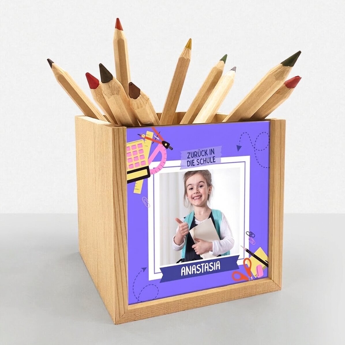 Individuell gestalteter Stifthalter mit Foto und Text – Back to School