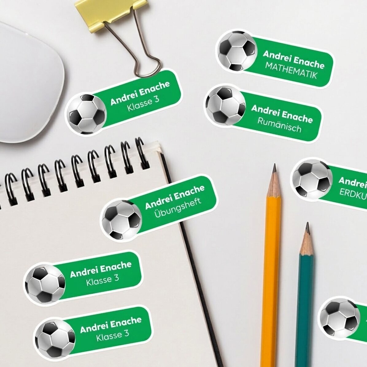 Set mit 12 individuell gestalteten Aufklebern (selbstklebende Etiketten) für die Schule – Sport