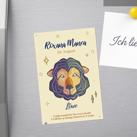 Individuell gestalteter Magnet 10 x 15 cm mit Text – Sternzeichen Löwe