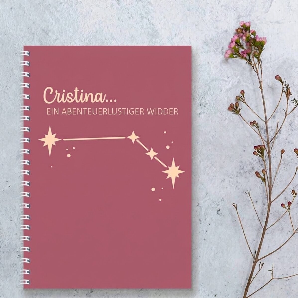 Personalisiertes Notizbuch mit Text – Sternzeichen Widder