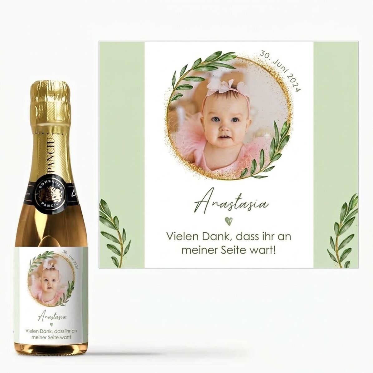 Kleine Sektflasche, individuell gestaltet mit einem Foto und einem Text – Taufgeschenk