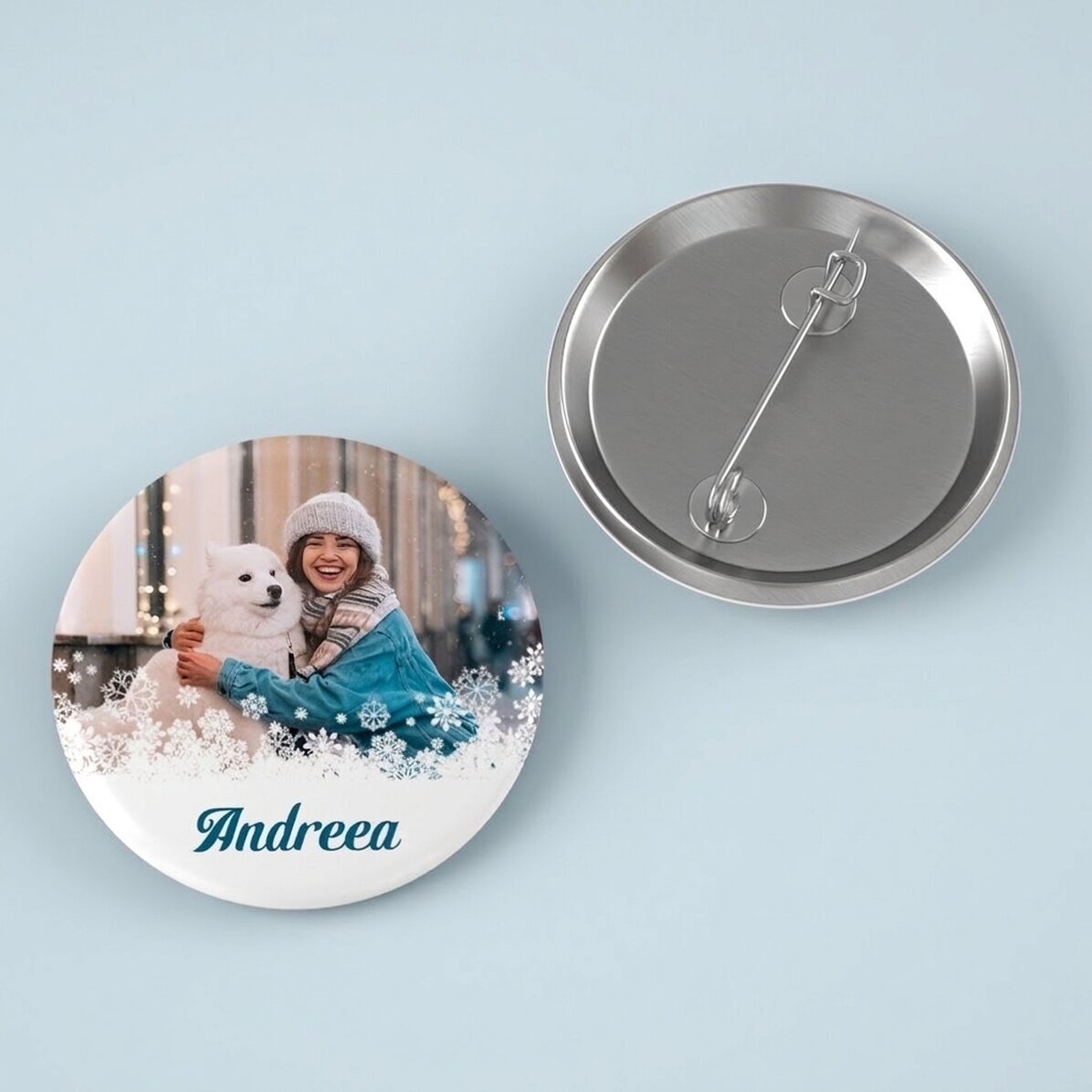 Personalisiertes Button mit Foto und Text – Schneeflocken