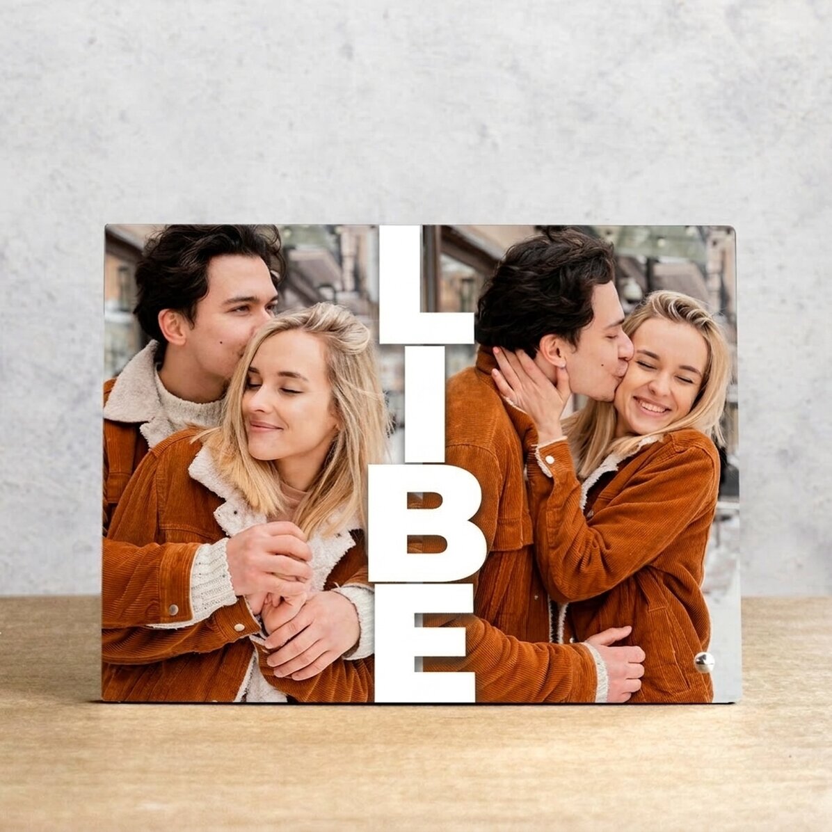 Personalisierter Fotorahmen für den Schreibtisch mit 2 Fotos – LOVE
